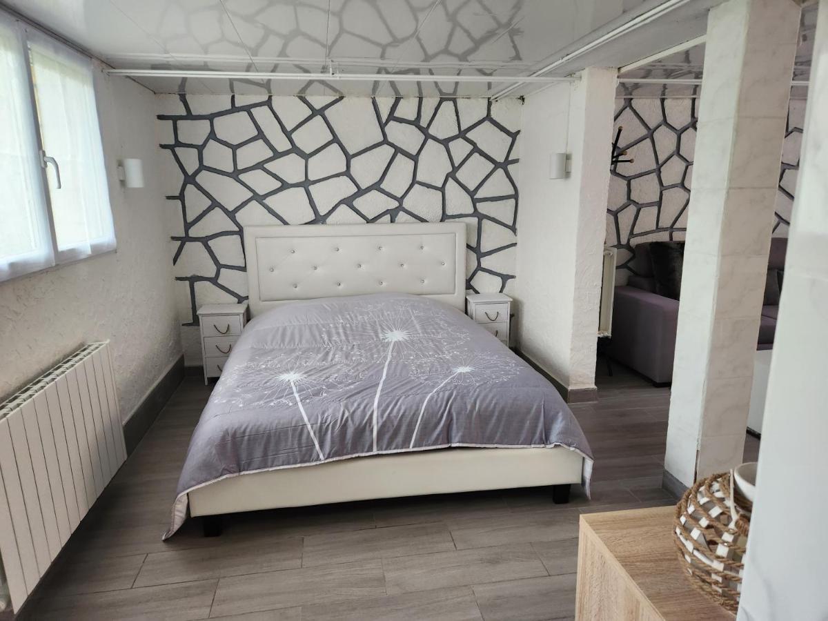 Studio, Pas De Collocation Possible Warmeriville Экстерьер фото