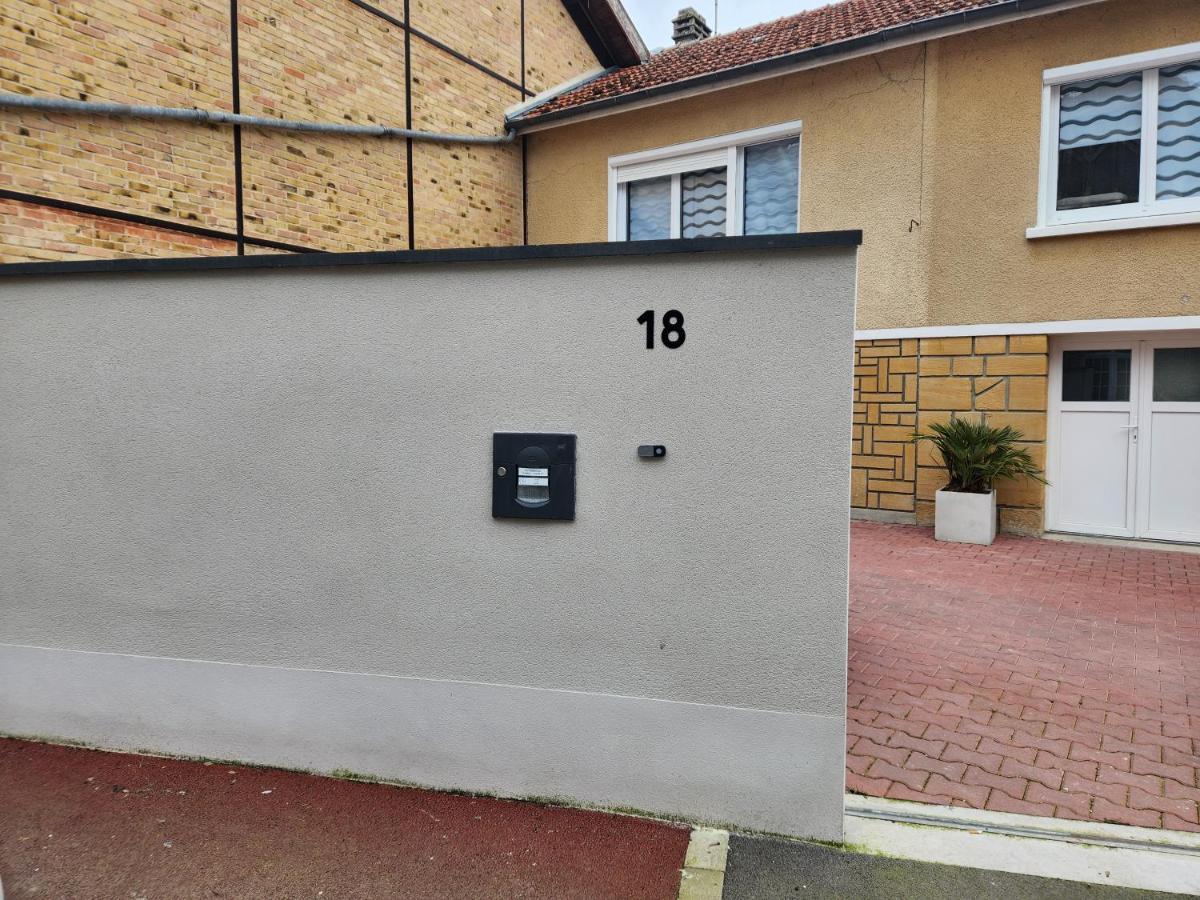 Studio, Pas De Collocation Possible Warmeriville Экстерьер фото